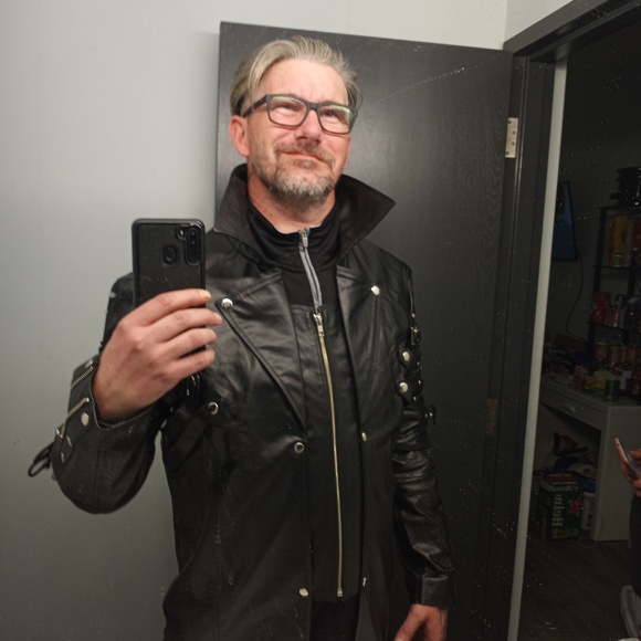 Meet your Posher, James - Picture 1 of 1